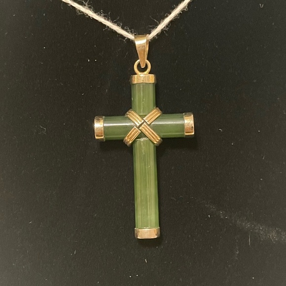Jade and Silver Bracelet and Cross Pendant Set - Picture 8 of 8